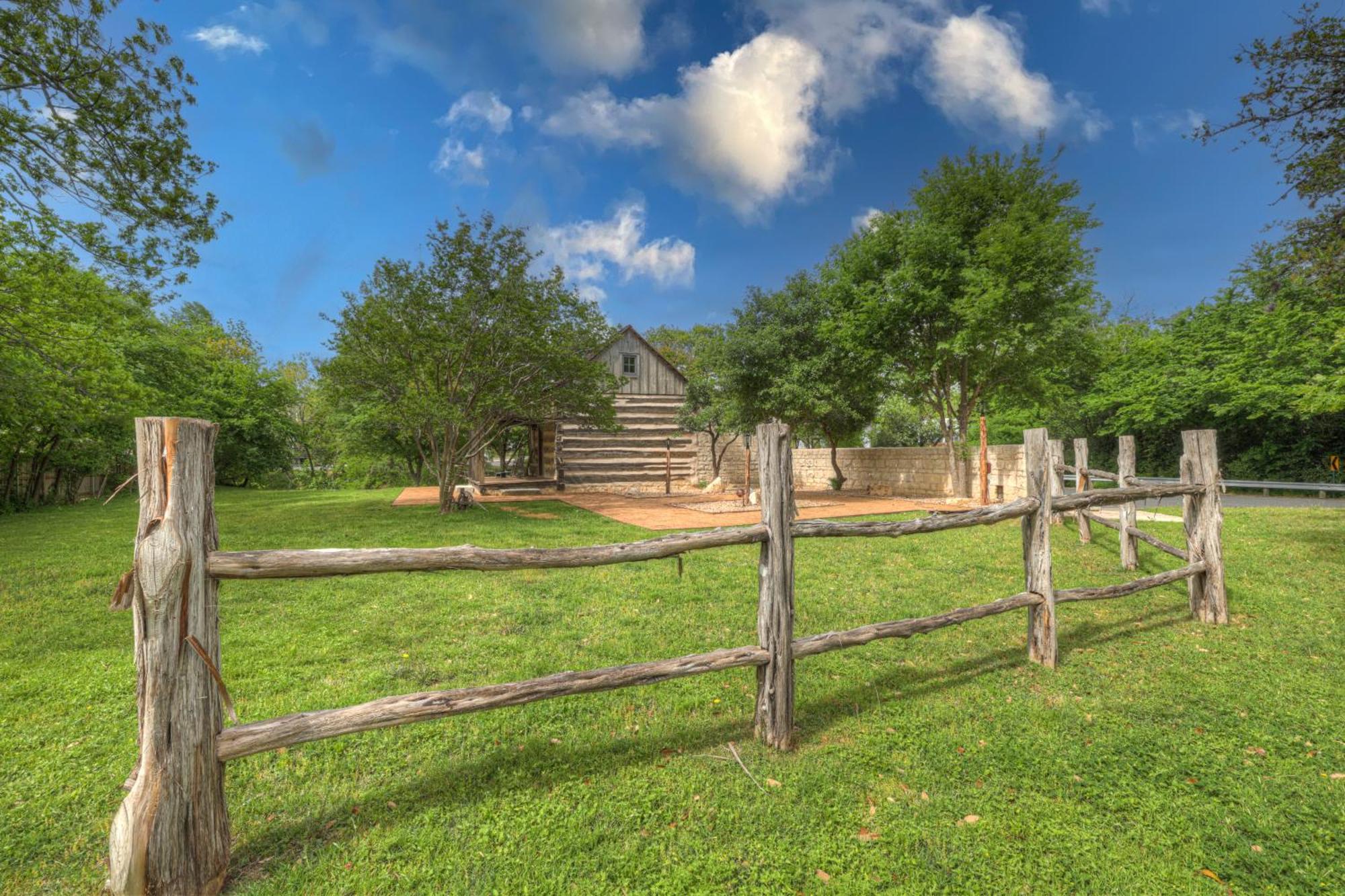 Town Creek Cabin Walk To Main St Villa Fredericksburg Exteriör bild