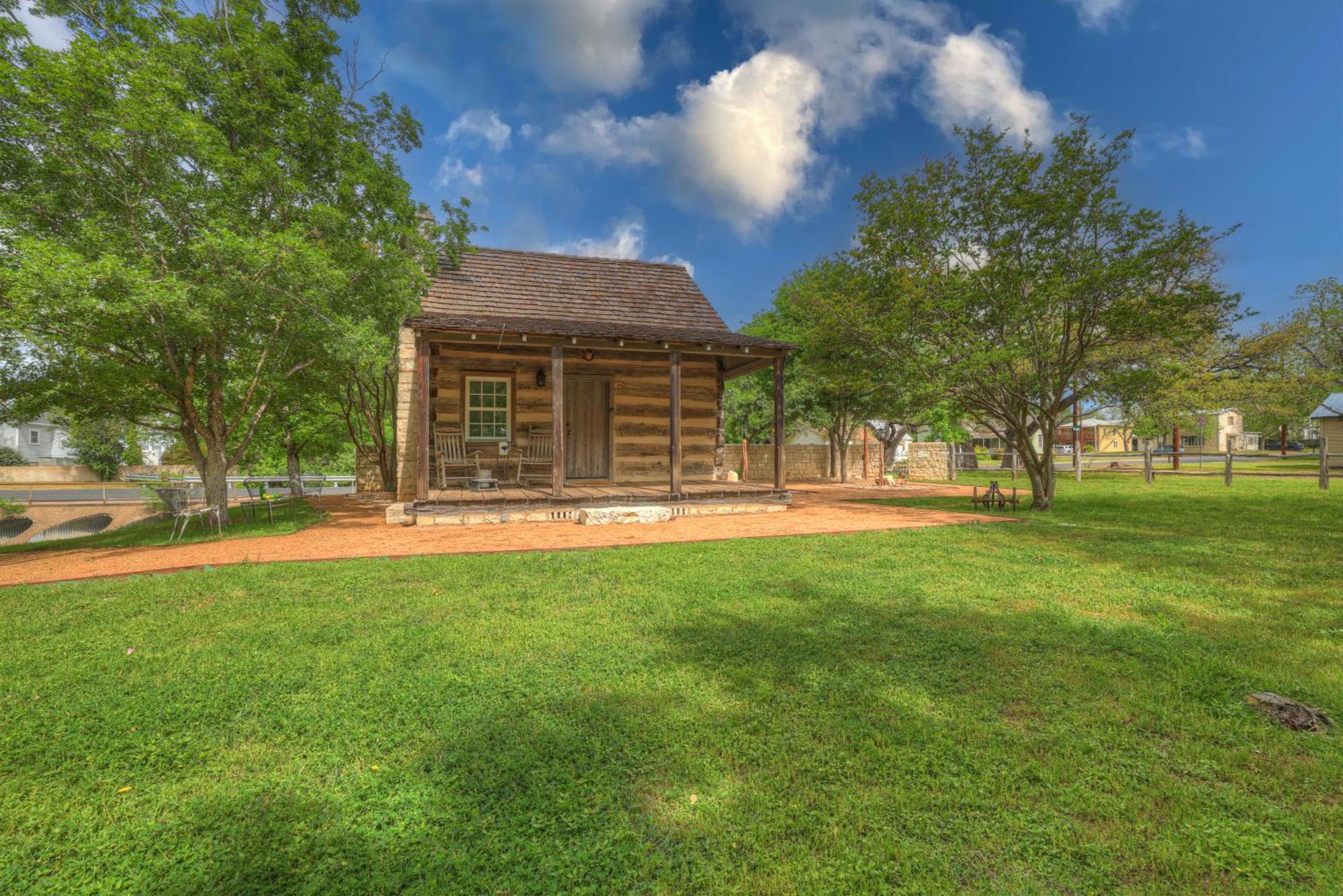 Town Creek Cabin Walk To Main St Villa Fredericksburg Exteriör bild